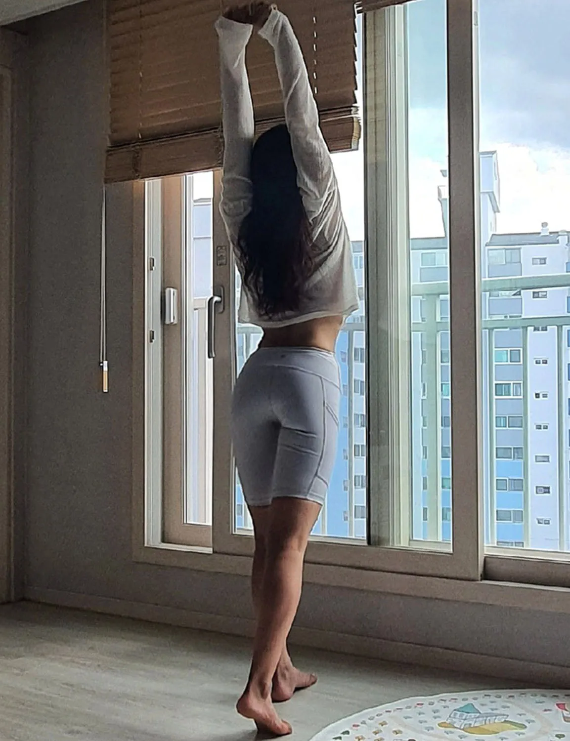 8" Side Pockets Gym Shorts lightgray ins_Gym