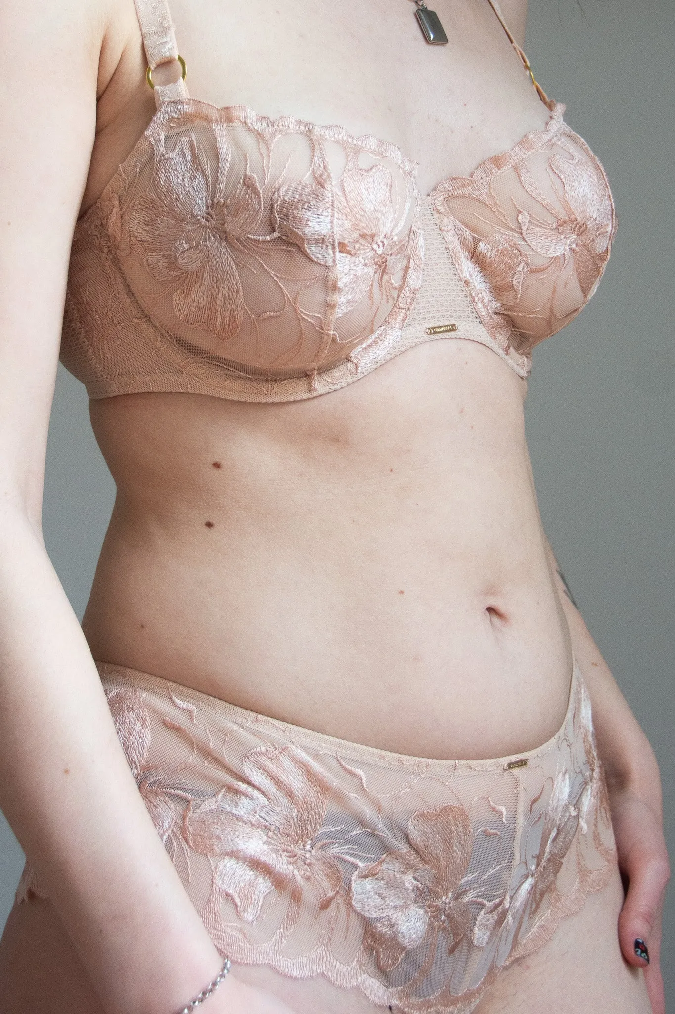 Chantelle Fleurs Demi Bra