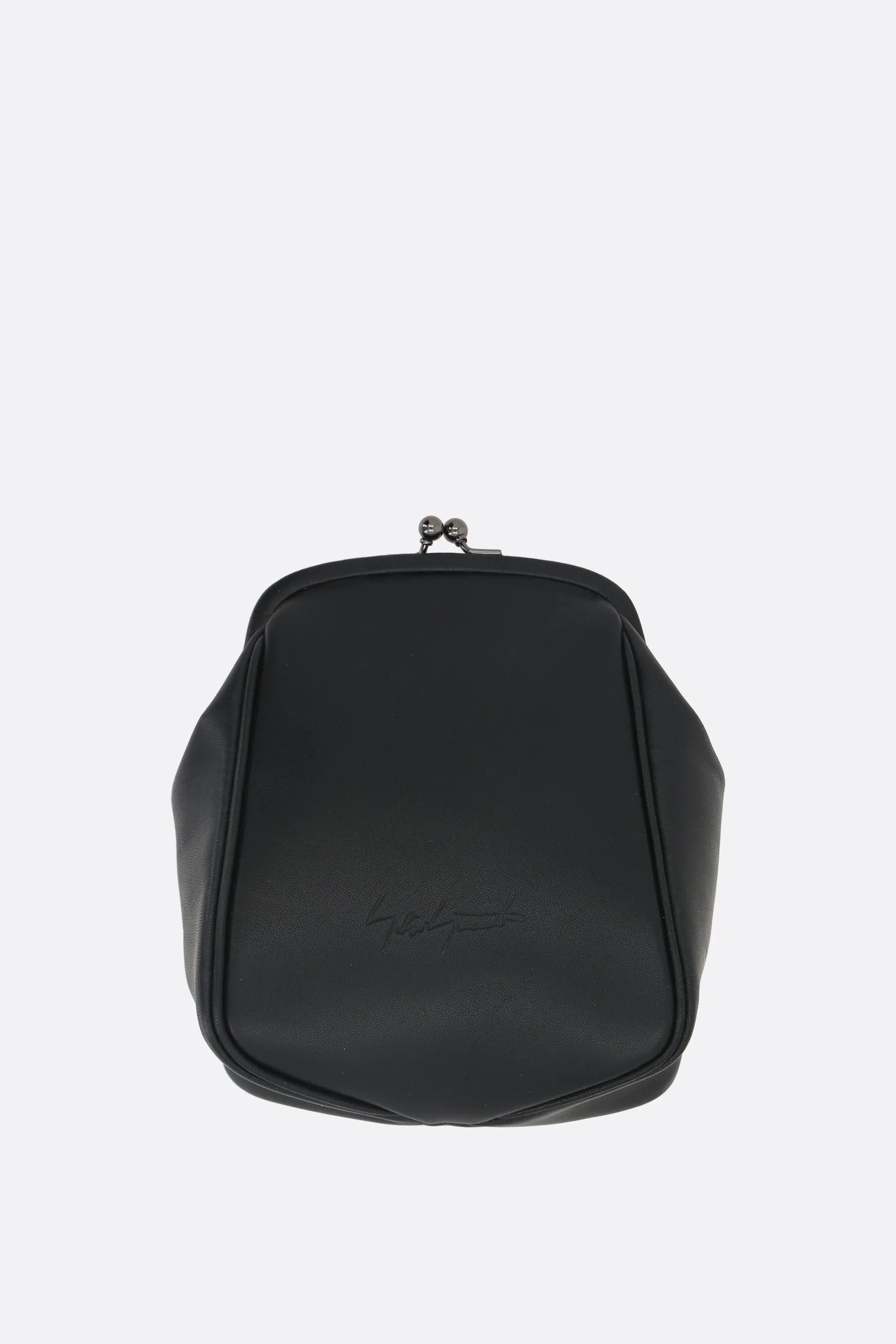 Clasp medium pouch in smooth leather