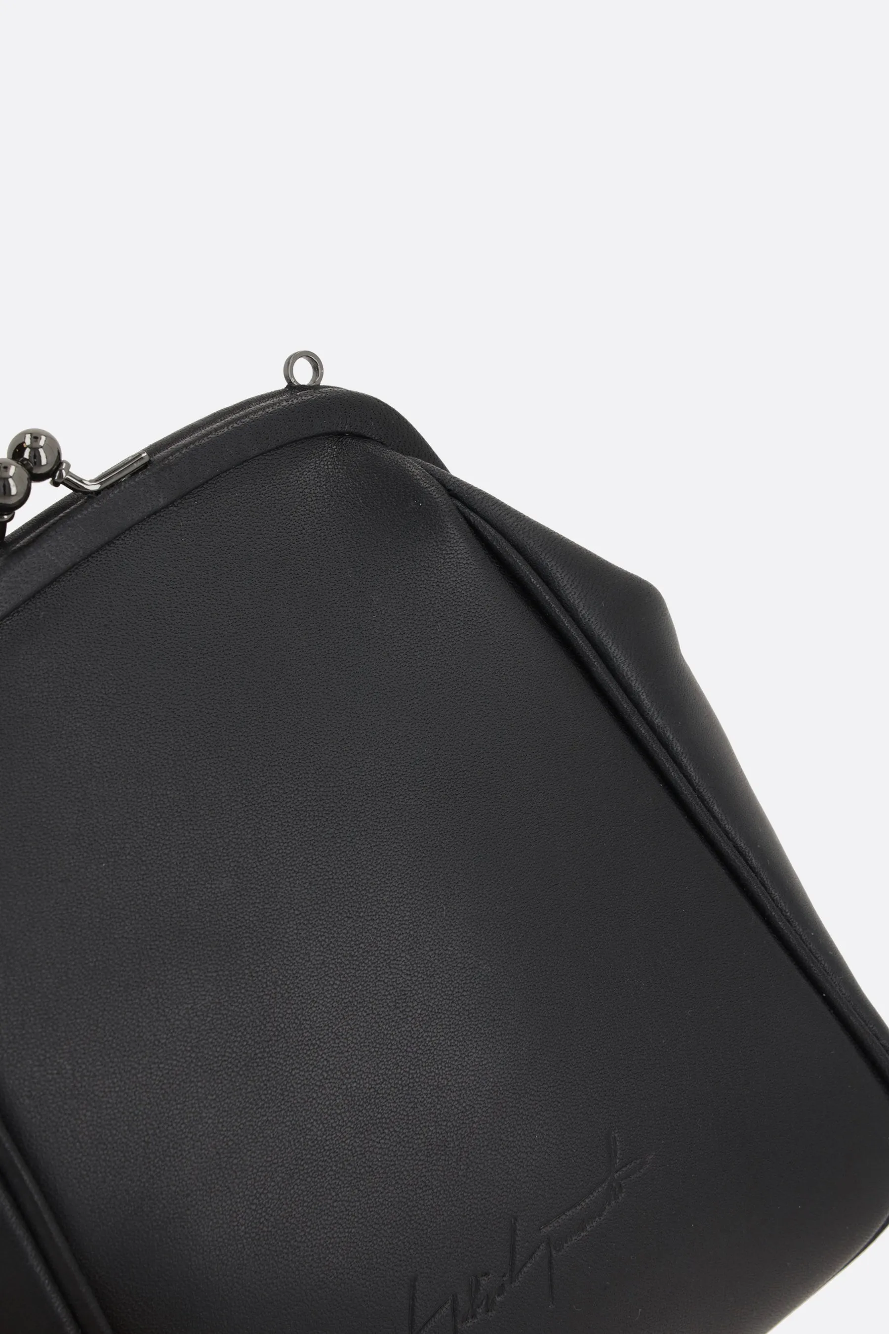 Clasp medium pouch in smooth leather