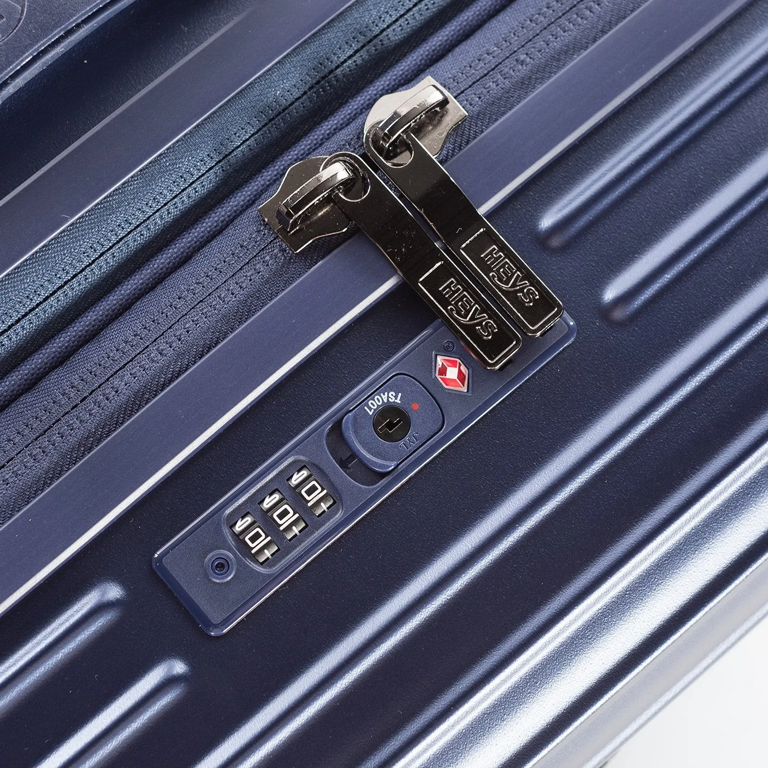 Cruze 30" Luggage | Lightweight Luggage