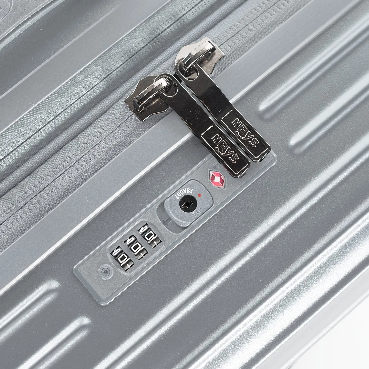Cruze 30" Luggage | Lightweight Luggage