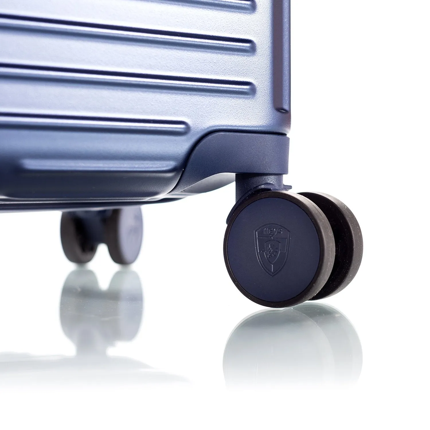 Cruze 30" Luggage | Lightweight Luggage