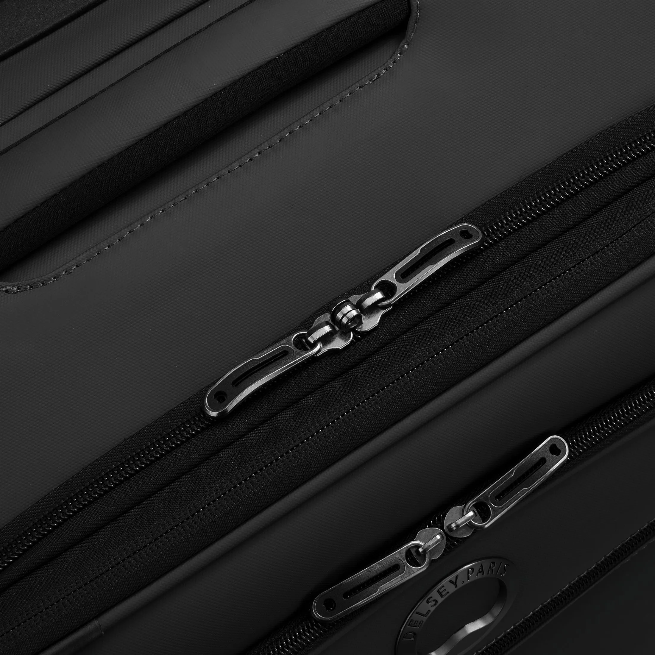 DELSEY Paris Sky Lite Softside Expandable Luggage with Spinner Wheels 2 piece set (19",24")