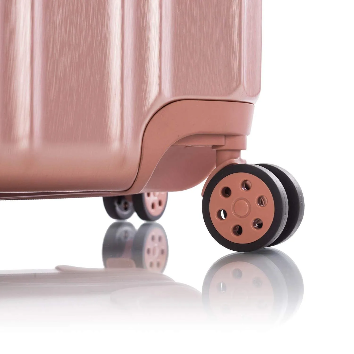 Heys America DuoTrak 21" 4-Wheel Carry-On Luggage