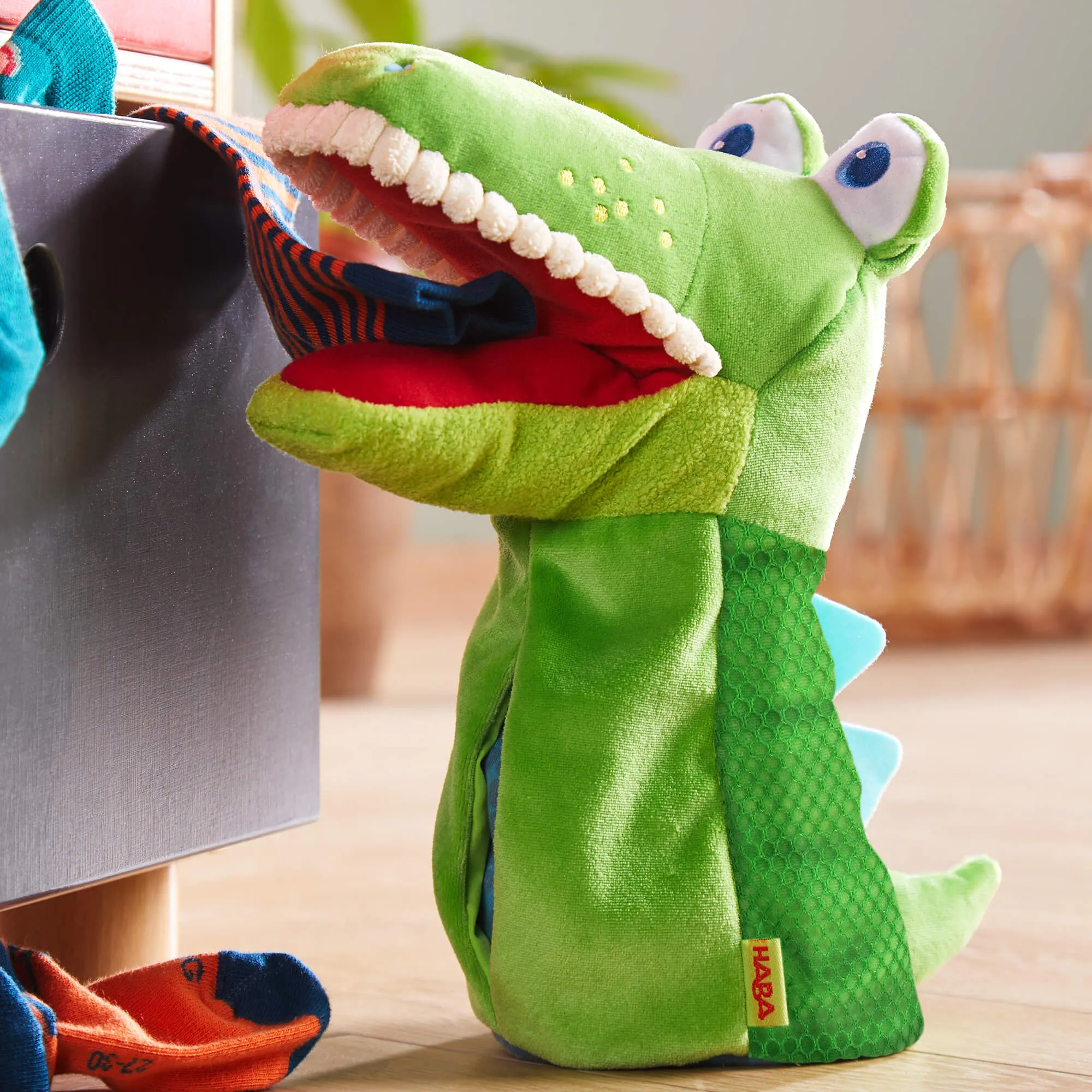 Interactive Eat-It-Up Croco Glove Puppet for Creative Play