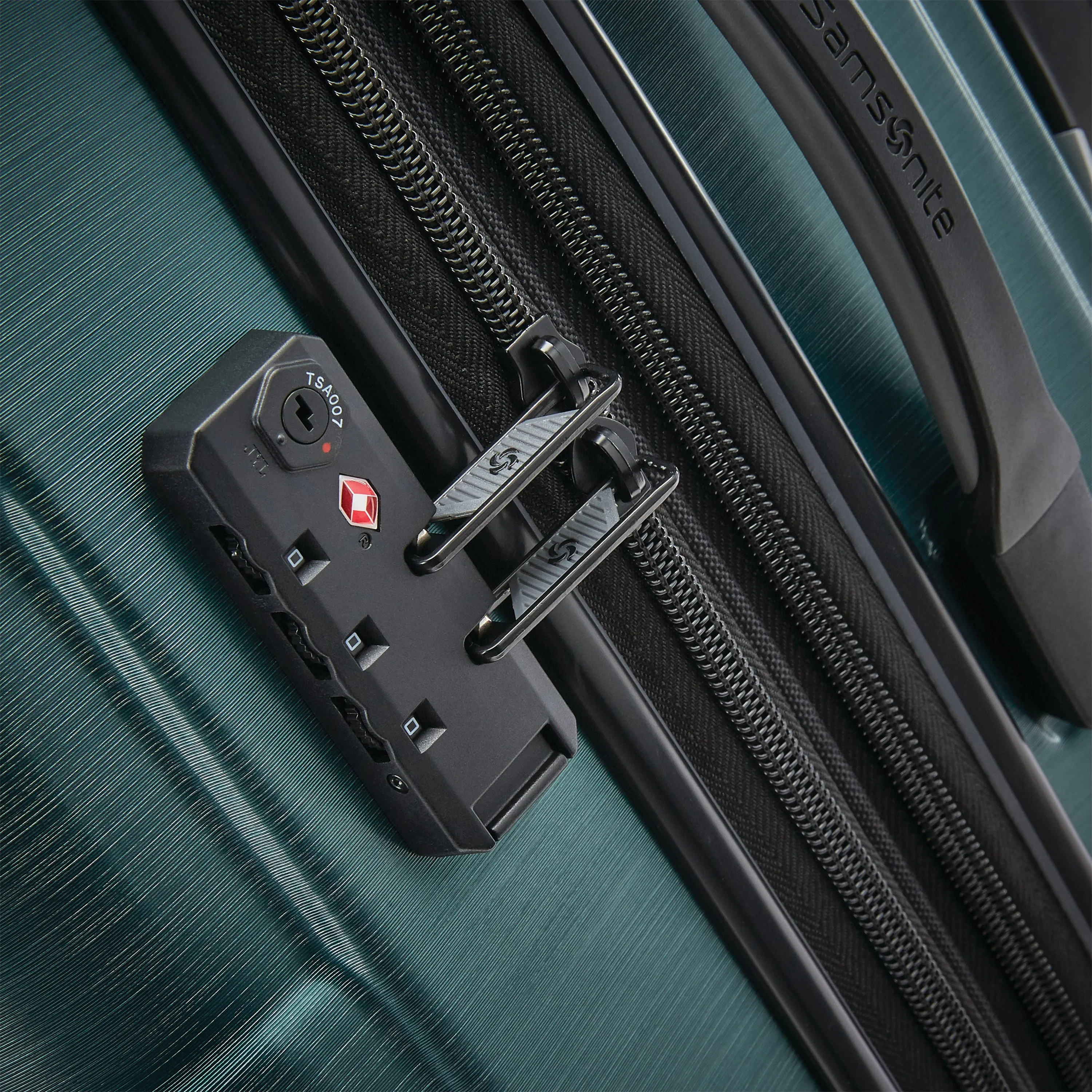 Samsonite Centric 2 Expandable Hardside Luggage with Dual Spinner Wheels