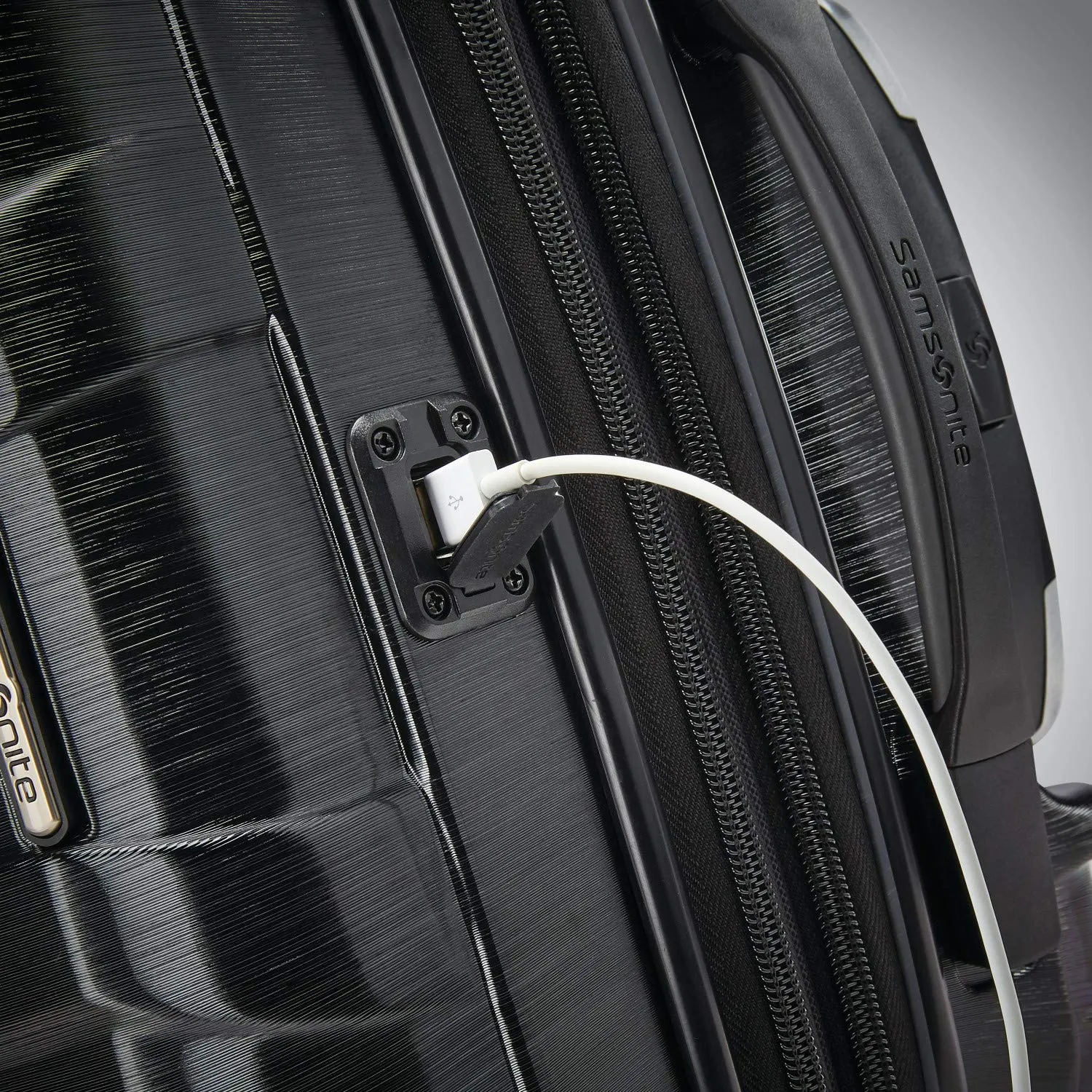 Samsonite Centric 2 Expandable Hardside Luggage with Dual Spinner Wheels