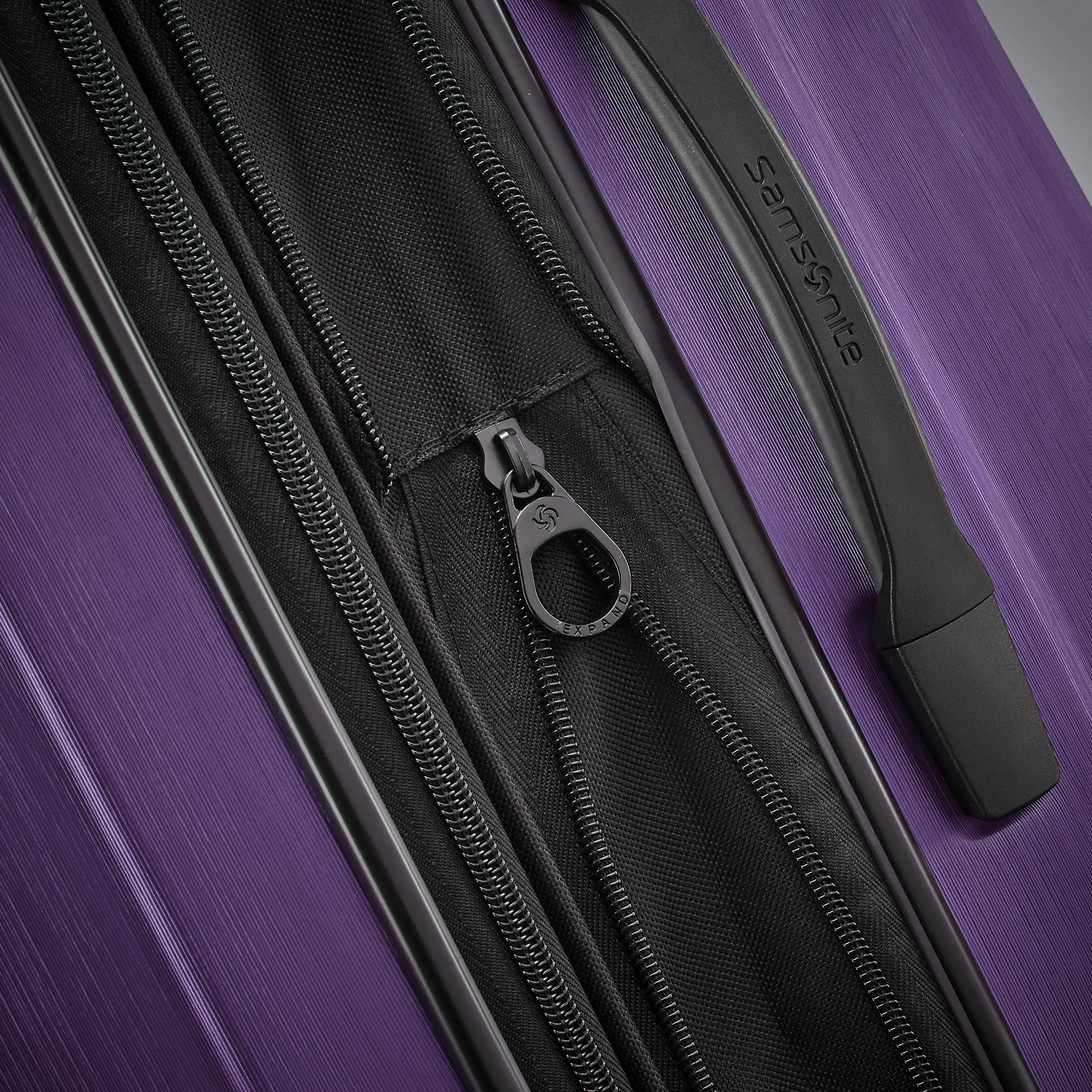 Samsonite Centric 2 Expandable Hardside Luggage with Dual Spinner Wheels