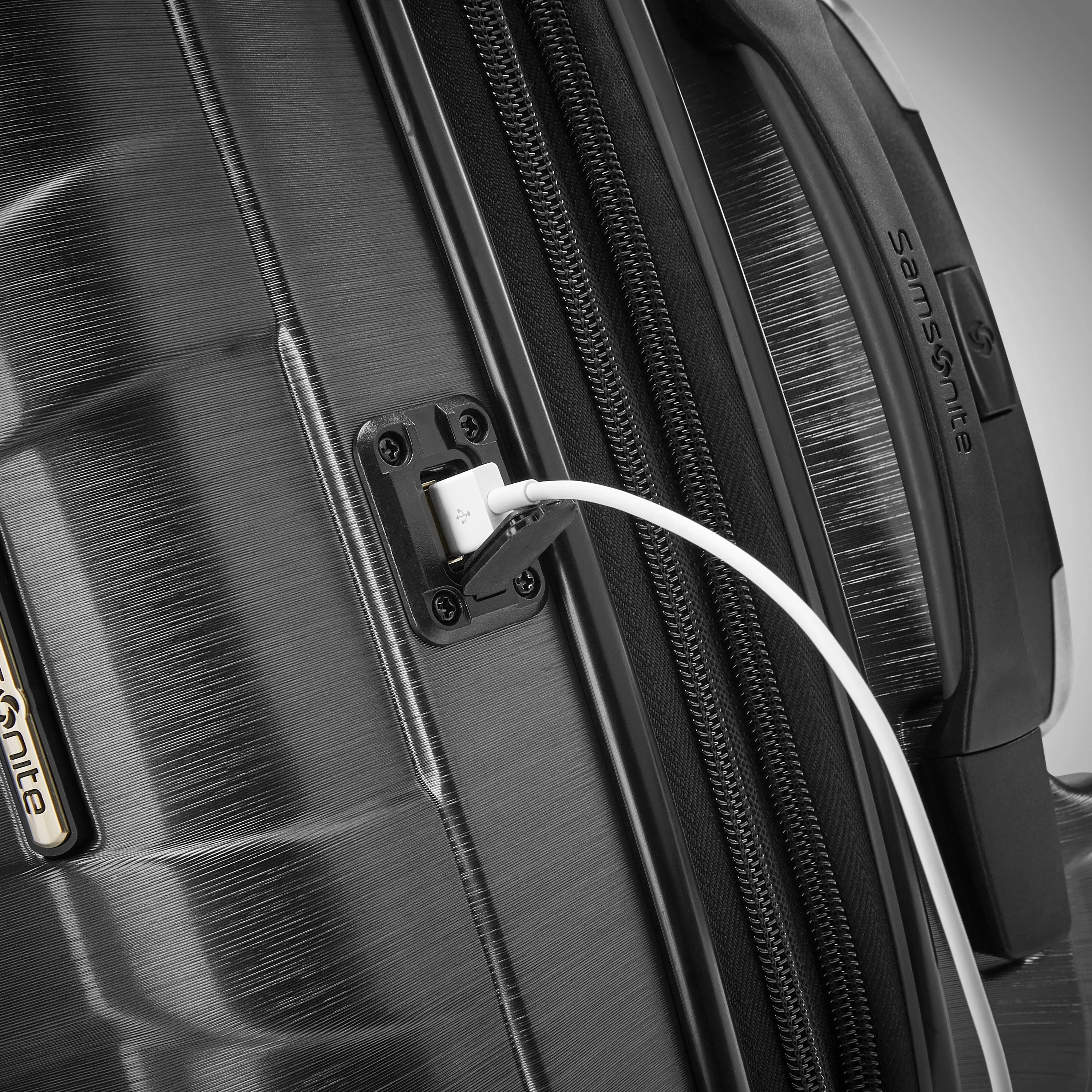 Samsonite Centric 2 Expandable Hardside Luggage with Dual Spinner Wheels