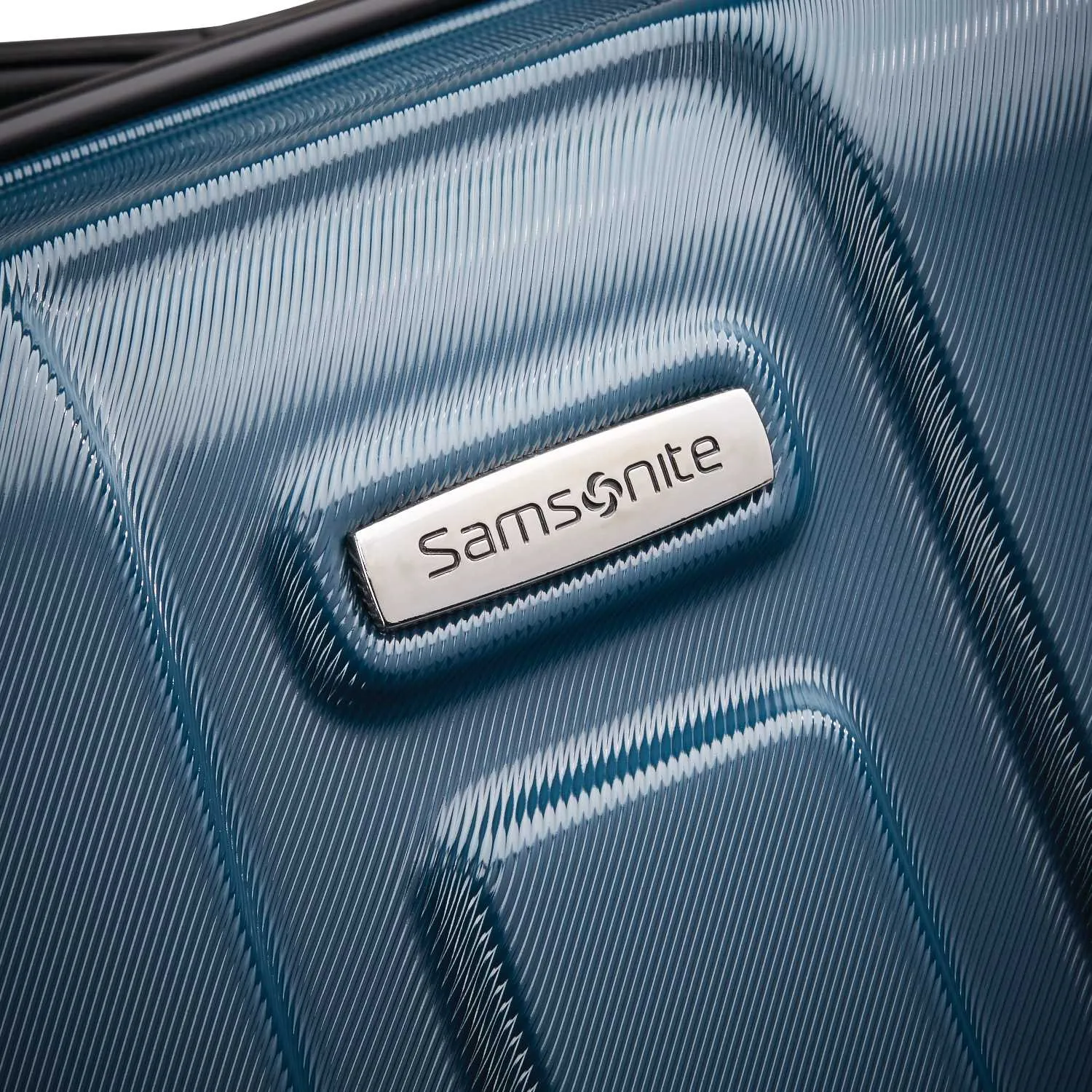 Samsonite Centric 20-inch Hardside Spinner