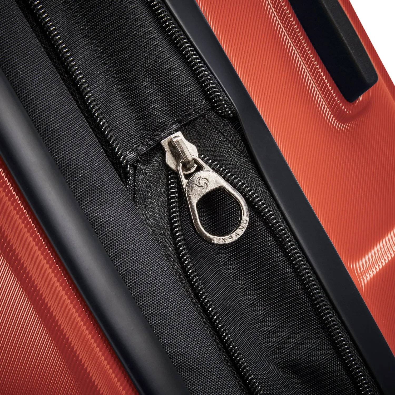 Samsonite Centric 24-inch Hardside Spinner