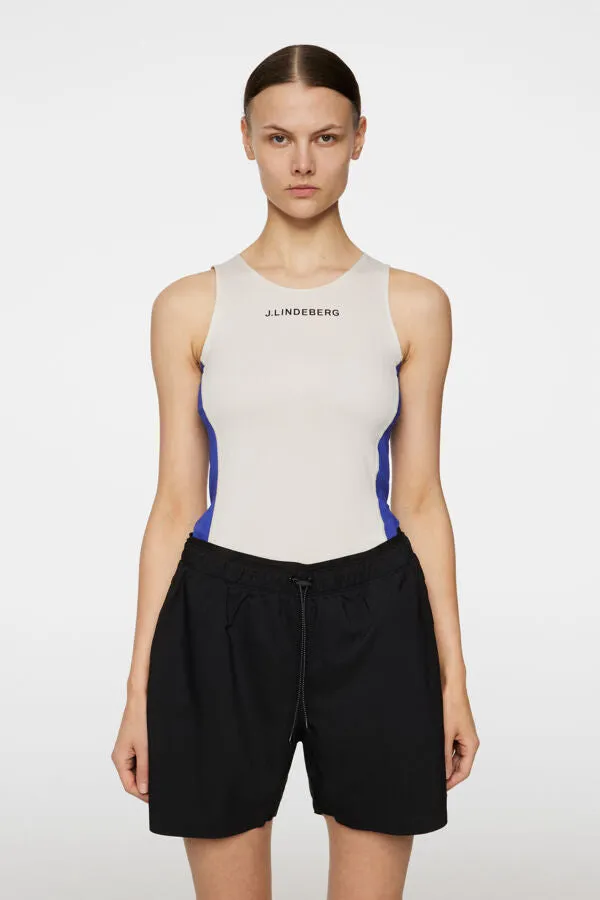 Tanice Top